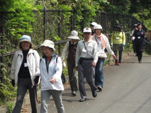 会話をしながら楽しくウォーキング