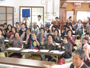 東大宮支部（4/24）　「笑う門には福来たる」 笑いケア体操は大好評